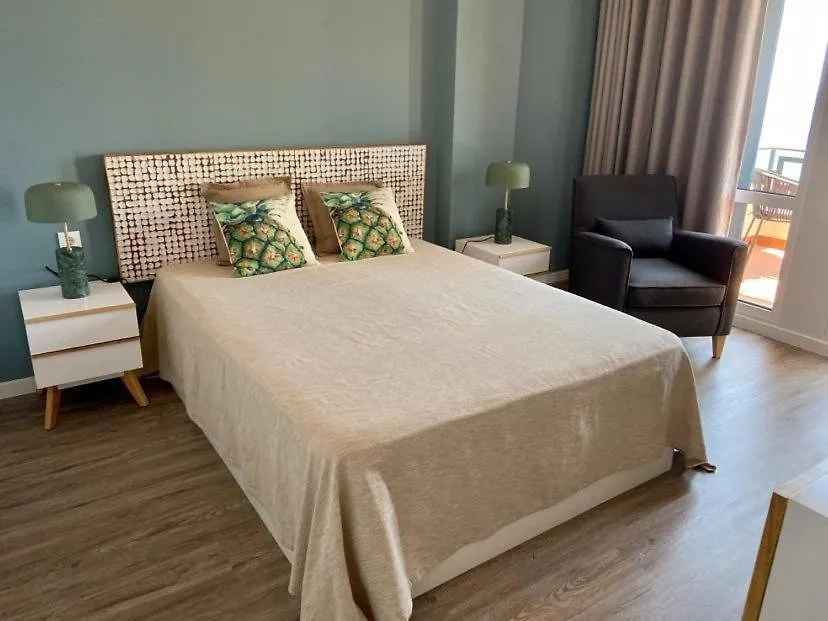 Ocean Cliffs Apartments Sao Martinho