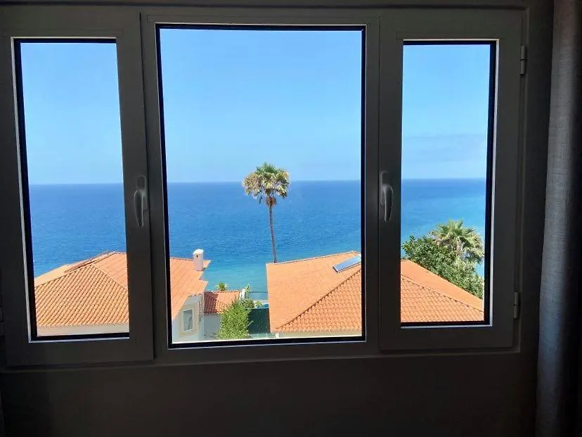 Ocean Cliffs Apartments Sao Martinho